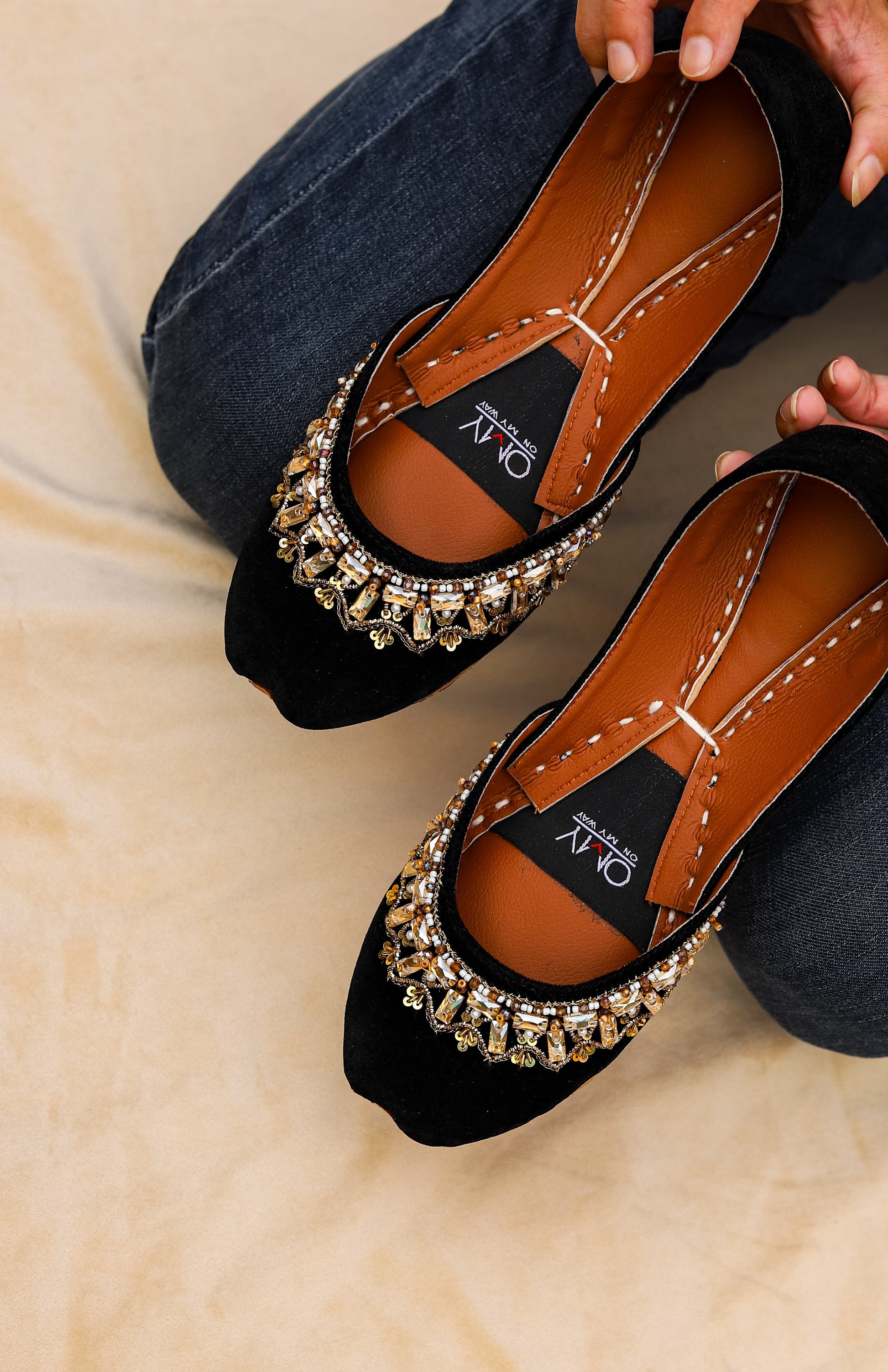 Gold Dust Black